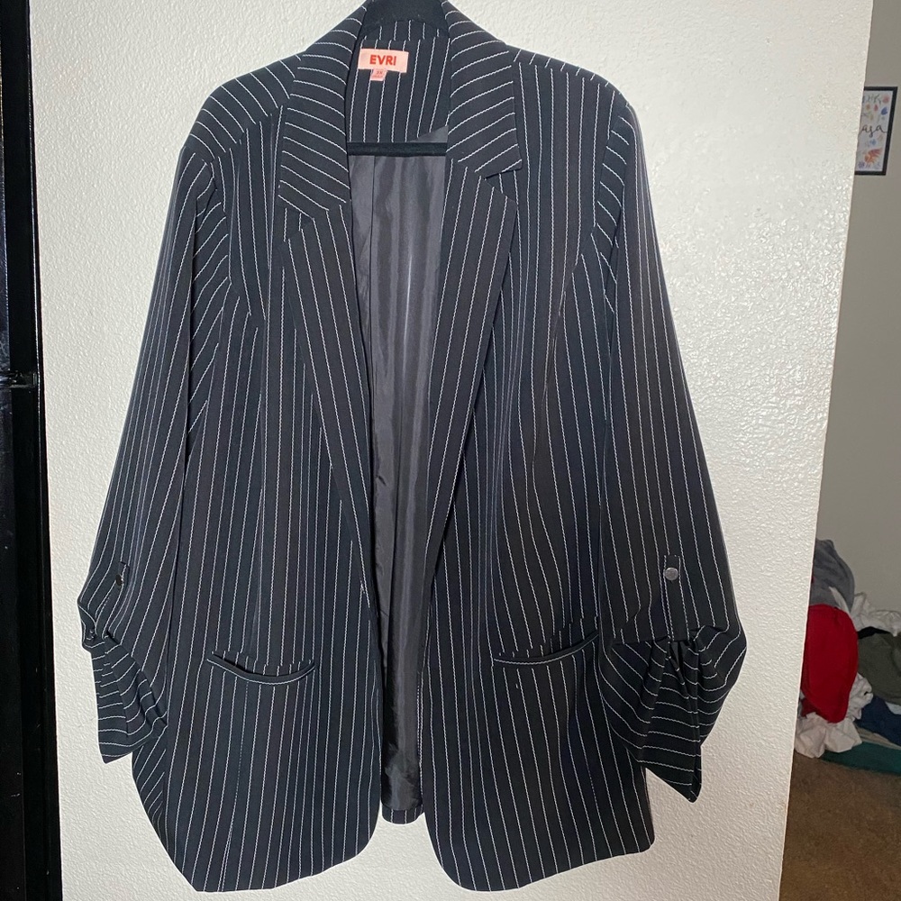 COPY - Plus size Black & white Blazer
